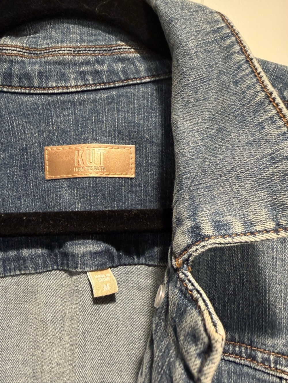 Kut from the Kloth Light Blue Denim Jacket with Raw Hem - Picture 3 of 3